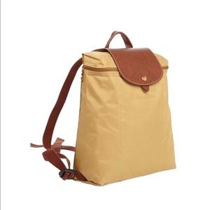 𝗡𝗪𝗧 𝗟𝗼𝗻𝗴𝗰𝗵𝗮𝗺𝗽 • Le Pliage Backpack • Tan with Brown Accents